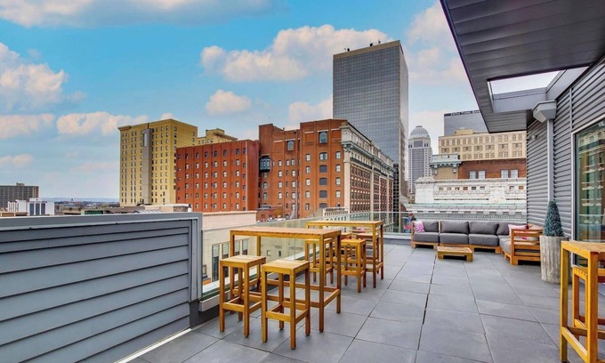 Downtown Louisville Apartment | Side-by-side King Bed Suites!