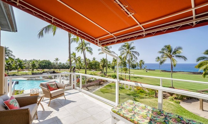 Kailua-Kona Condo | Side by side penthouse suites with Central Air and unencumbered Ocean Views