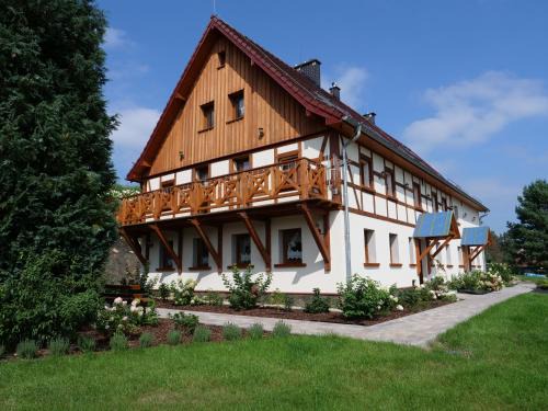 Lesna Apartment | Siedlisko Hortensjowe Wzgórza Szyszkowa 61, 59-820 Leśna - Apartament Janina