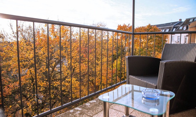 Plauen Apartment | Siegen balcony retreat
