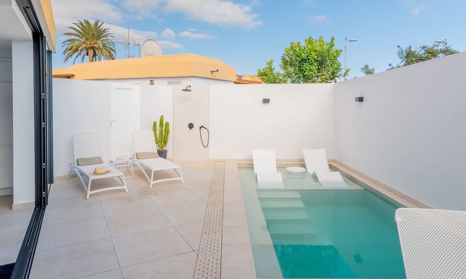 Playa del Ingles Villa | "Siena" in the heart of Playa del Ingles, 10 minutes walk from the beach.