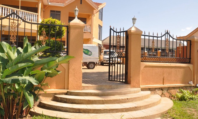 Entebbe Hotel | Sienna Beach Hotel
