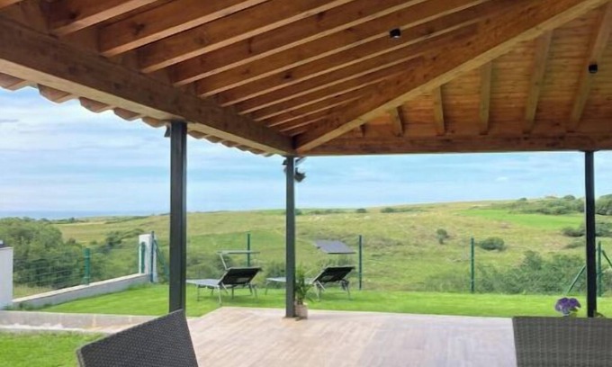 La Iglesia Apartment | Sierra apartment with views of the Cantabrian Sea and mountains, Comillas Santillana