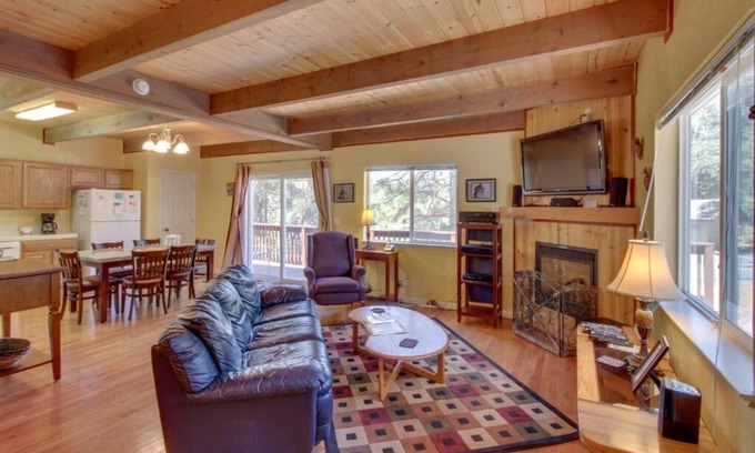 Groveland Cabin | Sierra Breeze, 25 Miles From Yosemite National Park!