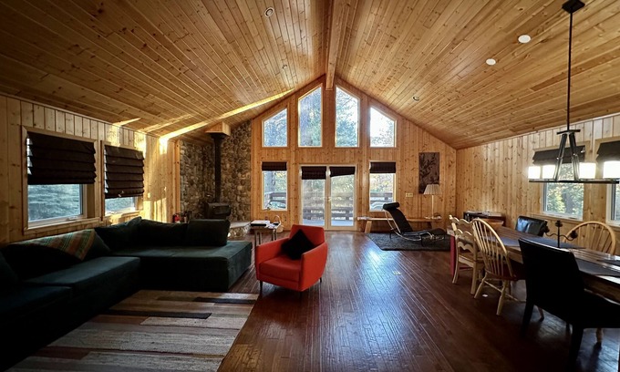 Sierra City House | Sierra City Loves Falls Cabin - Walking Distance to Waterfall & PCT