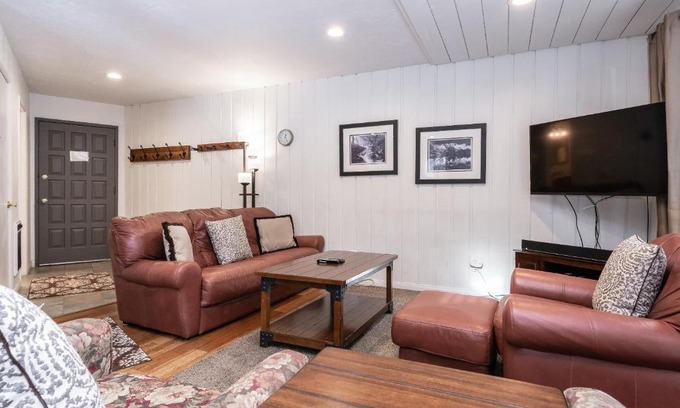 Mammoth Lakes House | Sierra Park Villas N-#66