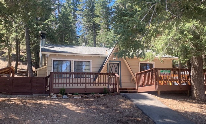 Upper Moonridge Ski Chalet | Sierra Pines Chalet! Sled Hills! Close to Hiking/Biking Trails! Fenced-In Yard!