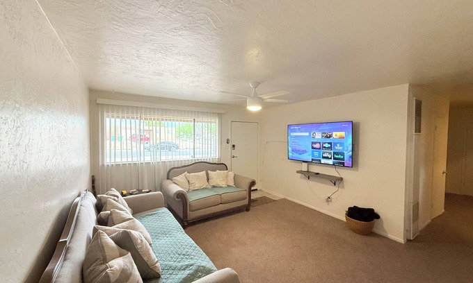 Farmington House | Sierra Vista Hideaway! Pets! Near Mall + Free Dinner!