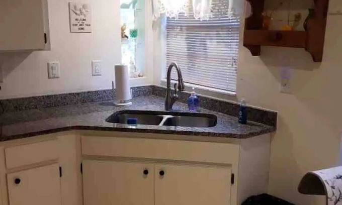 Ridge Wood Heights House | Siesta Key, 2.5 miles away! Close to everything.