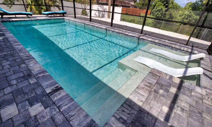 Gulf Gate Estates House | Siesta Key Paradise-Pool Oasis