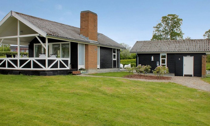 Kettingskov House | "Silka" - 250m from the sea by Interhome