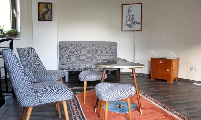 Poppendorf Apartment | Silo holiday flat with small garden