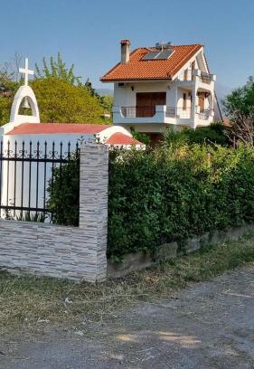 Stylida House | Silver Coast Cottage Raches