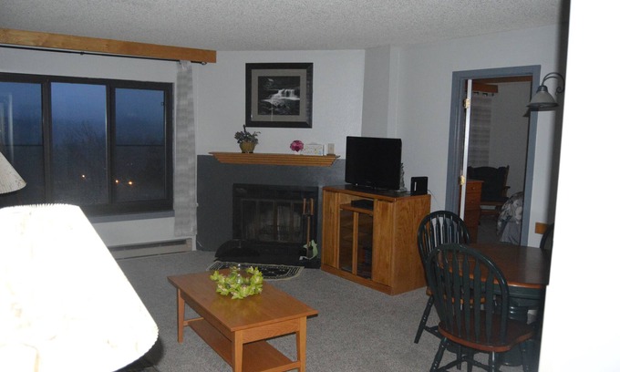 Snowshoe Condo | Silver Creek 1707 - 2 Bdrm Condo, No Cleaning Fee, A/C, Pool & Hot Tub