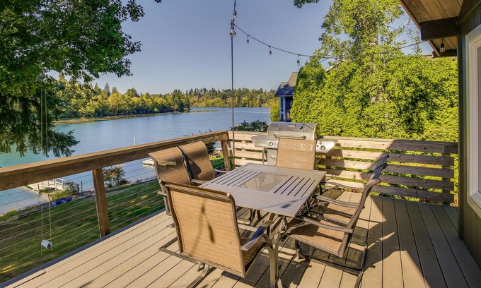 Silver Creek House | Silver Creek Vacation Rental on Mayfield Lake!