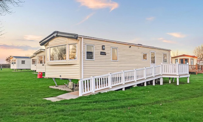 York House | Silver grade caravan with one double bedroom and one twin.