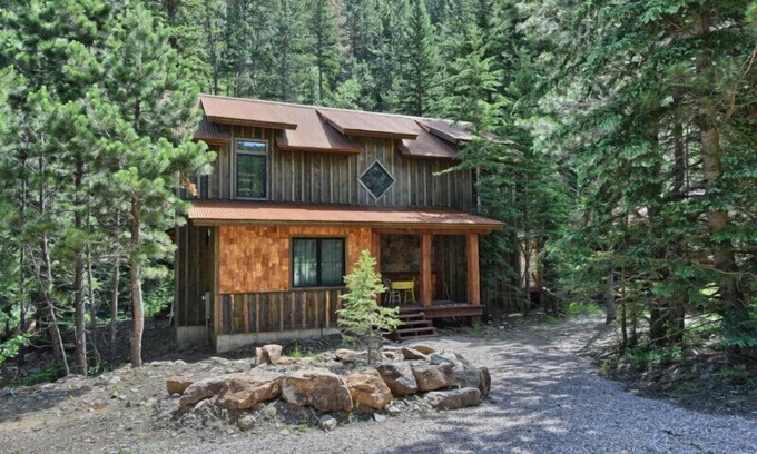 Deadwood Cabin | Silver King Lodge- private, hot tub and creek in your backyard!