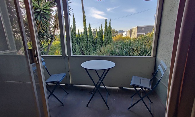 Sunset Junction Apartment | Silver Lake Hills near Sunset Junction