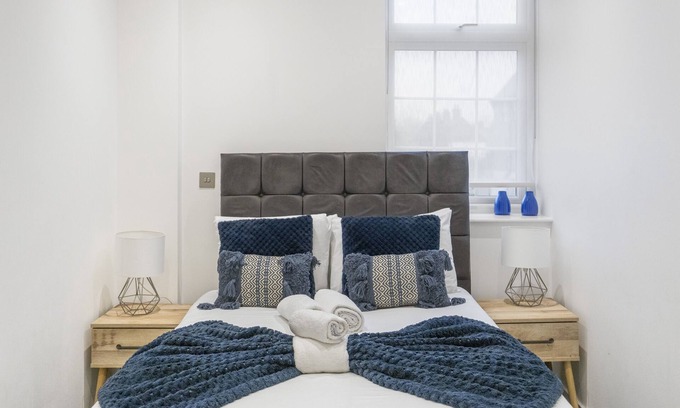 Golders Green Apartment | Silver Mansion