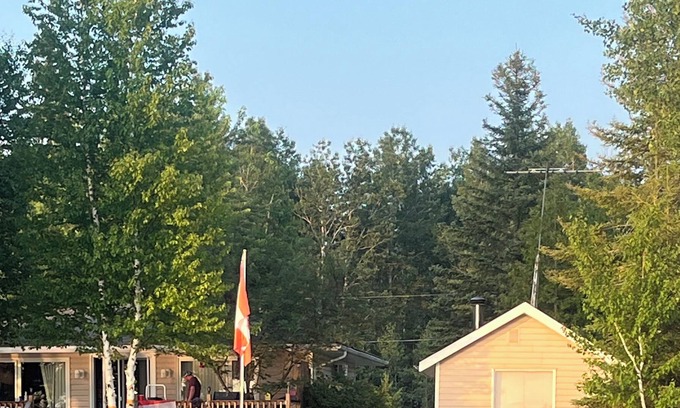 Cochrane Cottage | Silver queen lake lodge