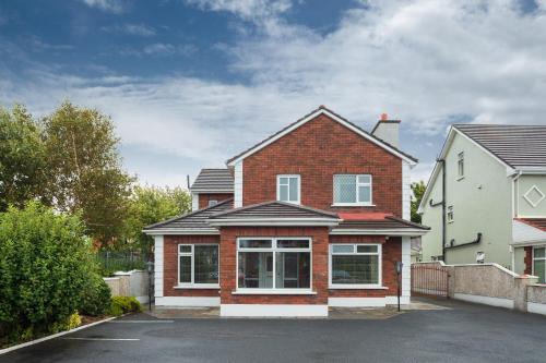 Roscoe House | Silver Sea