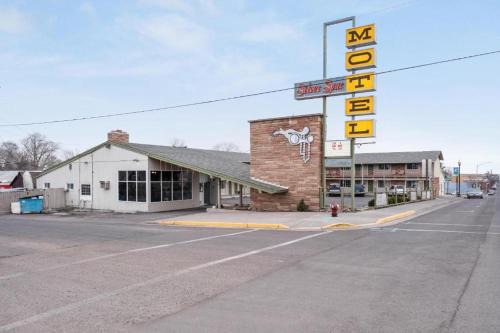 Burns Hotel | Silver Spur Motel