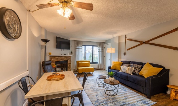 Snowshoe Condo | Silvercreek Lodge 1BR w/balcony, Mountain Escape