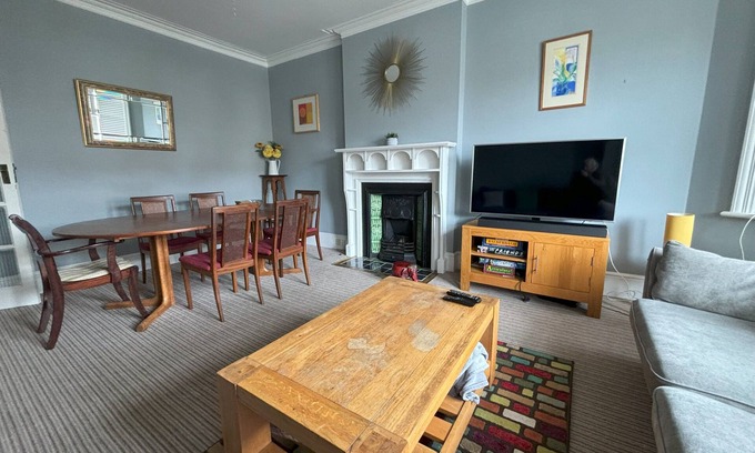 Meads Apartment | Silverdale Sunbeams, very spacious apartment walking distance to beach and town