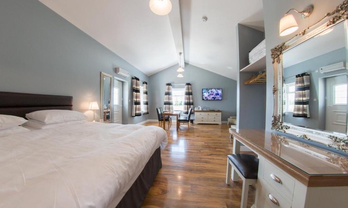 Chackmore Ski Chalet | Silverstone Golf Club And Hotel
