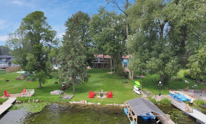 Orillia Cottage | Simcoe Sunrise - Cozy Waterfront Home in Orillia