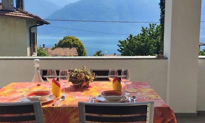 San Siro Apartment | Simone Holiday Appartment with Lake View