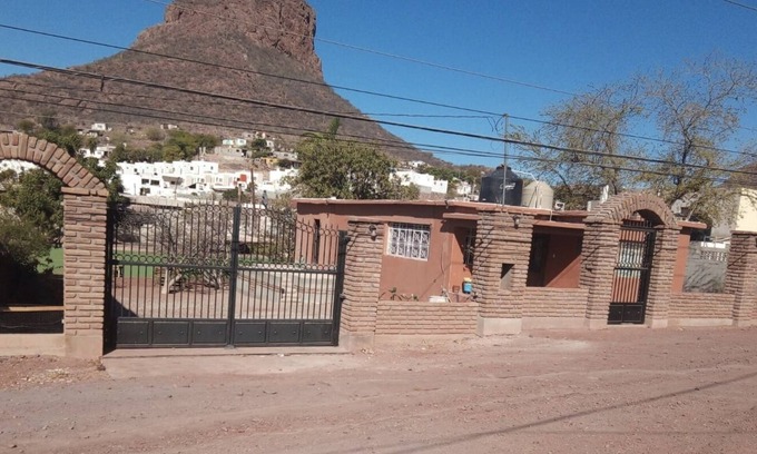 Guaymas House | Simple and warm, with yard, parking space. Near elementary and middle school.