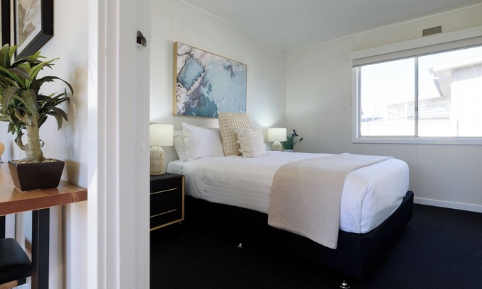 Low Head House | Simple & Comfortable Coastal Retreat
