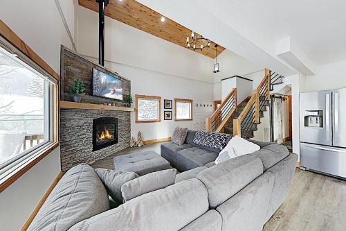 Blue River House | Simple Leafs
