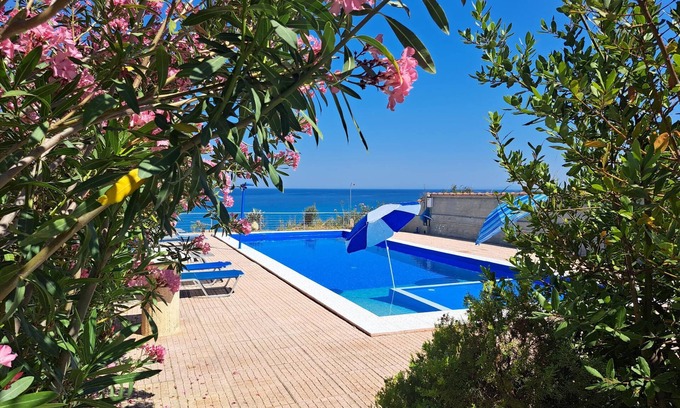 Andravida-Kyllini Apartment | Simple seafront flat with pool in Ilia, Peloponnese, Greece
