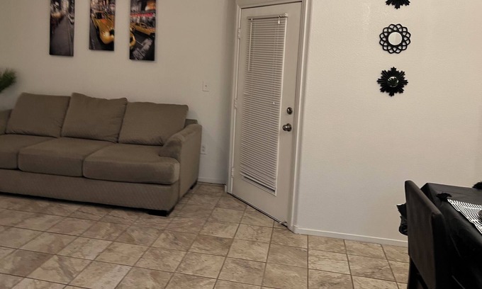 Henderson Apartment | Simple & Sweet ! Next door to Las Vegas major water Park Cowabunga Bay
