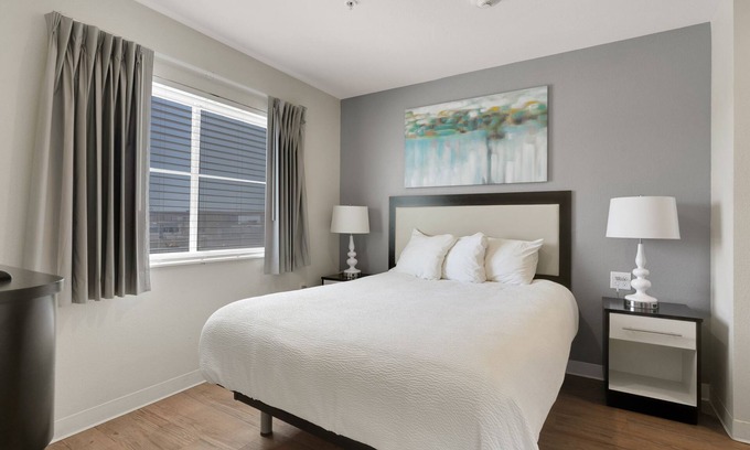 Far North Central Apartment | Simplicity At the Rim 1408 I Comfy 2 Bed 2 Bath