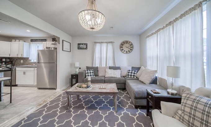 Rolla House | Simply Sweet 3 Bedroom Home - near MS&T & Fort Leonard Wood