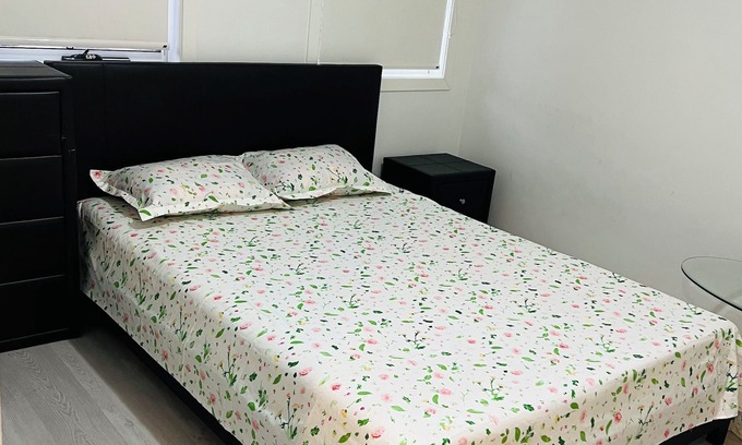 Macquarie Links House | Single Bedroom With Attached Private Bathroom at Macquarie Links