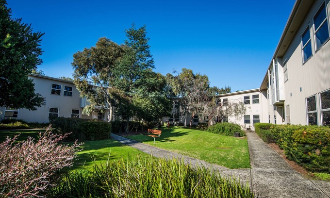 Berwick Apartment | Single ensuite room in convenient quiet location