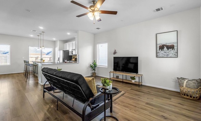 Hutto House | Single Family Home 25 Minutes from Downtown