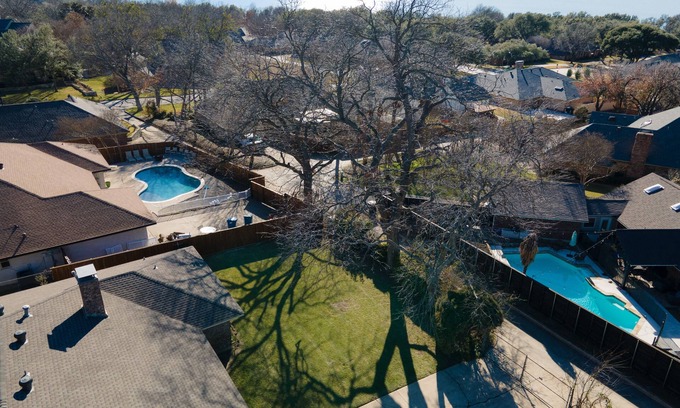 Rockwall House | Single Family in Lakeside Neighborhood-close to 66