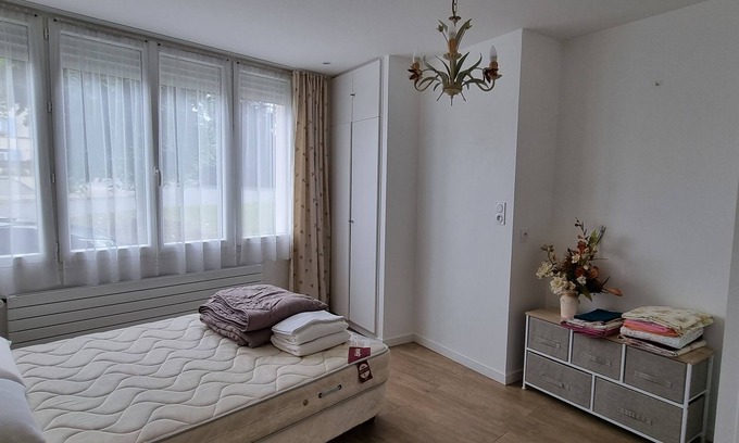 Saint-Genis-de-Saintonge Apartment | Single-storey apartment facing a green area, very well equipped