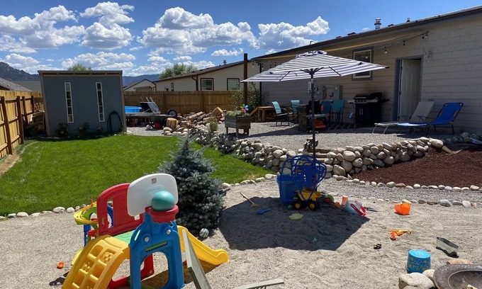 Buena Vista House | Single home with beautiful backyard