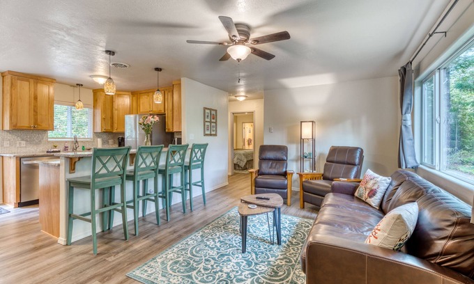 Bandon House | Single-level, dog-friendly home w/private fenced-in yard & easy beach access
