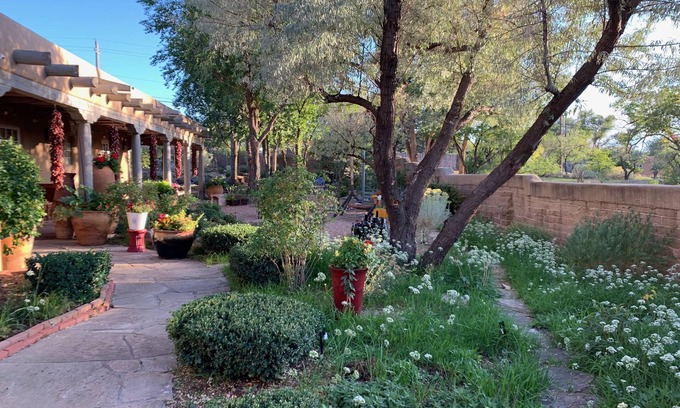 Santa Fe House | Single level large family home in the heart of SF.