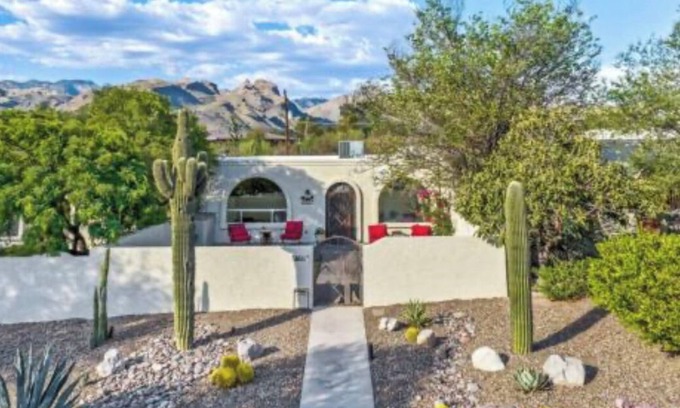 Hidden Valley House | Single Level Sabino Sanctuary Courtyard, 2 Car Garage, Renovated 2-2024