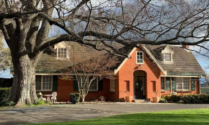 Evandale Apartment | Single level shady retreat with pastoral views and access to our gardens.