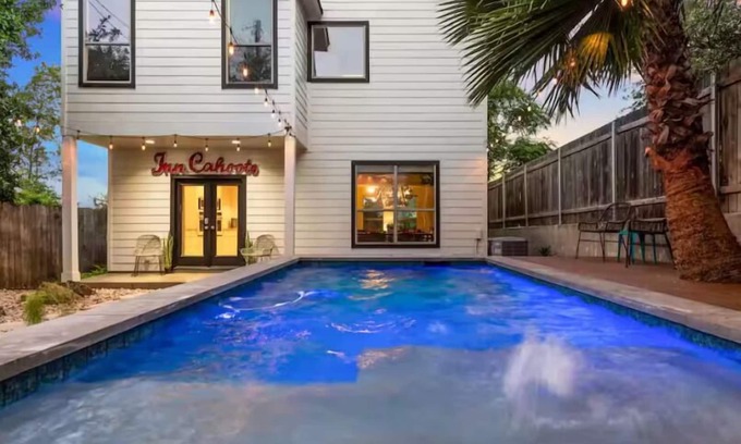 Central East Austin House | Single Malt Manor Downtown Austin