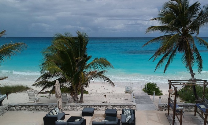 Farmer's Hill House | Single Room, 1 King Bed, Ocean View, Exuma Palms Boutique Hotel